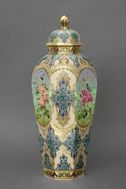 big octagonal blue vase with roses vazolar