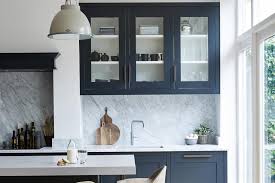 The gold touch adds up the luxuriousness to space! Sure Fire Kitchen Trends That Won T Go Out Of Style Loveproperty Com