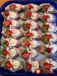 Toto Povysi Obycajne Chlebicky Na Celkom Novu Uroven 17 Najlepsich Pomazanok Napady Na Servirovanie Food Platters Appetizers For Party Food