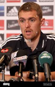 Scotlands darren fletcher hi-res stock photography and images