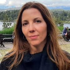 Corina Aparicio's Instagram, Twitter & Facebook