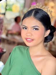 HAIR AND MAKE UP FOR THIS GRADUATION SEASON BOOK NOWW!!! Twinkle Hair &  MakeUp Studio