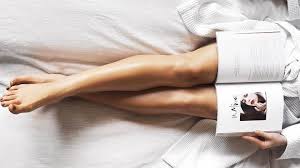 mit diesen 6 rasiertricks bekommst du die glattesten beine deines lebens glatte beine rasieren enthaaren