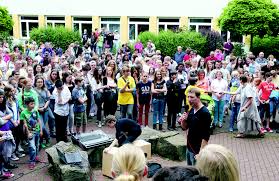 10 Jahre Realschule Essen Uberruhr Die Fotos Von Schulfest Und Gala Essen Ruhr