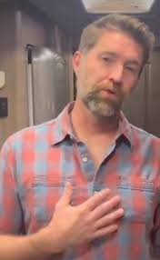 💬 FIRST COMMENT (optional): 💬 What's your favorite Josh Turner song? Tell  us below! ❤️👇