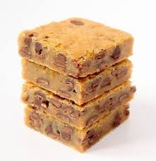 Les Choc Chip Bars Type De Blondies Brownies Sans Chocolat Ou Cookies Moelleux Cuits En Plaque La Cuisin Cookies Recette La Cuisine De Bernard Recette