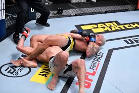The lightweight showdown between tony ferguson and khabib nurmagomedov in the ufc 223 ferguson on thursday revealed a gruesome photo that shows, while his knee injury was of the. Ufc On Twitter Tony Ferguson Is Not Human Ufc256