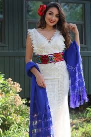 Pin By Liliana Urbina On Outfits In 2020 Mexican Theme Dresses Mexican Wedding Dress Traditional Mexican Wedding Dress