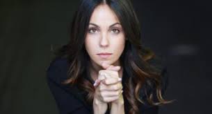 Ma chi è la donna che ha rapito il cuore del diablo? Jlmy3sryp27csm