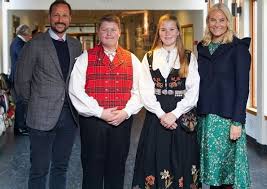 Hadde mer lyst til å gå i andre penklær når noe skulle feires. Crown Princess Mette Marit And Crown Prince Haakon S Visit To Oppland 2nd Day