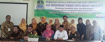 Menteri pendidikan dan kebudayaan, nadiem makarim mengatakan dana bantuan operasional sekolah (bos) reguler bisa digunakan untuk membayar gaji. Ini Dia Kepala Sekolah Dan Guru Berprestasi Jenjang Sd Smp Tingkat Kota Bekasi 2019 Info Pendidikan News