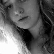 Molly Mott (@93890586eb8949b)