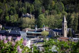 Au sein du centre thermal récemment rénové, effectuer une cure personnalisée associant des soins à l'eau thermale, un suivi. Ax Les Thermes Ville Thermale Que Faire Et Voir Ariege Pyrenees