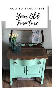 Antique Wash Stand Goes From Ready For The Dump To Farmhouse Chic In 2020 Painting Old Furniture Wash Stand Furniture Makeover