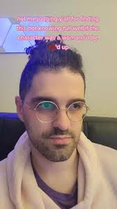 if you're a femme version of 1980s Christian Slater PLEASE hit me up #fyp  #heathers #heathersthemusical #veronica