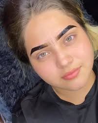 Holis amixs lindassss💗✨, les traigo un set de cejas en pigmentación con  henna natural en tono café claro , Incluye diseño personalizado +  depilación + visagismo + aplicación de productos + ...