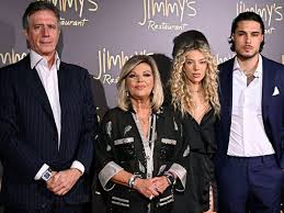 Terelu Campos recibe duras críticas por su posado con Carlo Costanzia padre: "Un ataque a Mar Flores"