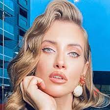 • good communication skills with all levels in the organization (accountants, management, main. Iulia Albu Facebook