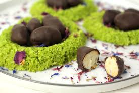 Das rezept findet ihr auch auf meinem blog diy leckere bonbons machen in 10 minuten!! Schokoladeneier Im Kokos Osternest Schoko Bonbons Vegan Minamade