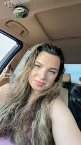 Ashley Bernklau's Instagram, Twitter & Facebook