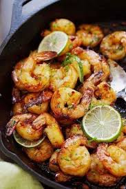 La Delicieuse Recette Des Crevettes A L Ail Au Miel Et Au Citron Prete En 10 Min Recette Recette De Crevettes Recettes De Cuisine Crevettes A L Ail