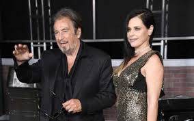 Alex dima este una dintre cele mai longevive si apreciate figuri din media romaneasca. Al Pacino Si Iubita Lui S Au DespÄƒrÅ£it DupÄƒ Doi Ani De RelaÅ£ie Motivul Explicat De ActriÅ£a IsraelianÄƒ E Greu SÄƒ Fii Cu Cineva Atat De In VarstÄƒ Foto