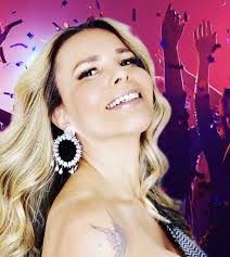 Cantora Márcia Freire está de volta ao Carnatal