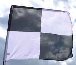 Dies ist die nationalflagge von malta. Was Bedeuten Die Flaggen Am Strand Dlrg E V