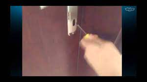 Kapı arkasında kalan anahtar çözüm! Kilitli Kapilar Nasil Acilir How To Open Locked Doors Easily Youtube
