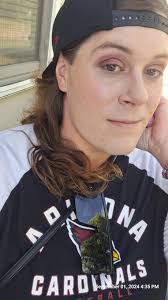 Dün yasal isim değişikliğimi aldım sonunda, işte ilk tam günüm Delilah  olarak : r/lgbt