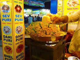 Saturday Night Food On Juhu Beach Mumbai Courtsey Mumbaichatore Mumbai Street Food Mumbai Food Night Food