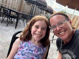 ✨👶 The first family picture with your new addition is pure MAGIC. ✨❤️ That  moment when everyone comes together — hearts full, arms wrapped tight —  it's the start of a lifetime