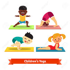 Niños Haciendo Yoga Plantea En Colchonetas De Colores. Ilustración ...
