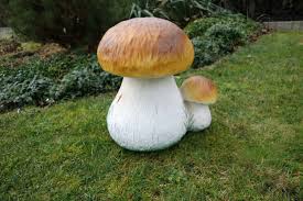 Wer kein frisches stroh zur hand, gibt es bereits mit pilzbrut. Massivholzmobel U Garten Deko Pilze
