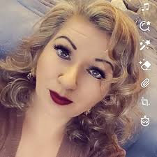 Jessica Clampitt's Instagram, Twitter & Facebook