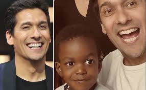 Rafael Araneda y su esposa adoptaron a un niño haitiano