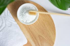 In diesem video zeigen wir dir, wie du deine zähne auf ganz natürliche weise aufhellen kannst, ohne sie zu schädigen. 11 Hausmittel Zum Zahne Aufhellen Im Check Olziehen Backpulver Kokosol Mehr