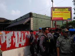 Formasi / jabatan polisi pamong praja ini tersedia di instansi pusat maupun di instansi pemerintah daerah. Langgar 4 Peraturan Bangunan Ahmadiyah Depok Disegel Warta Pilihan
