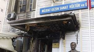 Müjdat gezen sanat merkezi yorumları. Mujdat Gezen Sanat Merkezi Kundaklamasinda Valilik Ten Aciklama Emlak Rotasi