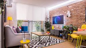 Inside The Circle Apartments In Salford Em 2020 Decoracao Sofa