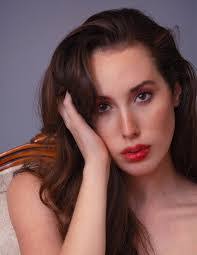 Willa Prescott's Instagram, Twitter & Facebook