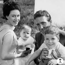 Prinzessin margaret soll in einen priester verliebt gewesen sein. War Prinzessin Margaret Wirklich Wie In The Crown Prinzessin Margaret Prinzessin Britische Monarchie
