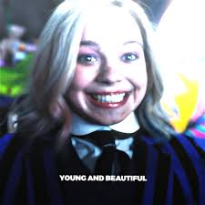 Lizzie chora no banho: Emoções e referências de séries