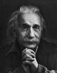 Albert Einstein Eyes Of A Celebrities Http Celebrities Gallery 312 Blogspot Com Rostos Famosos Rostos Humanos Retratos Em Preto E Branco