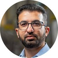 Top performers recognised at Barhead's quarterly Town Hall meeting