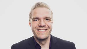 Bernd Peters schreibt seit über 20 Jahren über TV-Themen und Promis