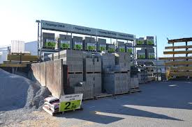 Courdesmateriaux Cour Materiaux Exterieur Parpaing Equipe Magasin Leroymerlintrignac Trignac Loireatlantique Bri Loire Atlantique Exterieur Parpaing