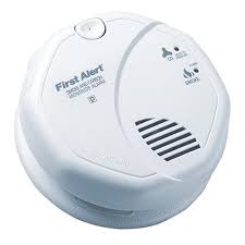 On first alert® carbon monoxide detectors, check to see if the battery light is yellow or green. First Alert Sc7010b Hardwired Photoelectric Smoke Carbon Monoxide Alarm First Alert Store