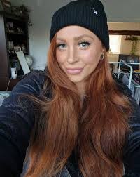 Mum called 'icon' after sending boyfriend for a Greggs after giving birth