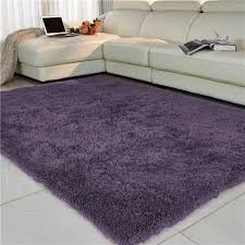 Tidak perlu karpet berukuran besar, karpet lantai berukuran kecil yang diletakkan tepat di samping tempat tidur sudah cukup menyambut anda dengan permukaannya. Mengetahui Harga Karpet Bulu Rasfur Lembut Dan Ekonomis